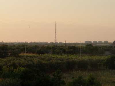 L'antenna da lontano, prima del tramonto
